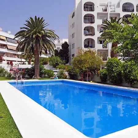 Neenies - Carabeo Luxury Apartment